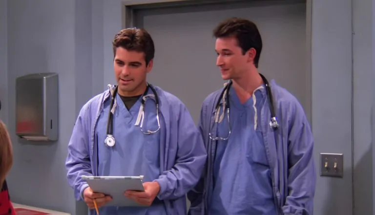 Момент из 17 серии 1 сезона