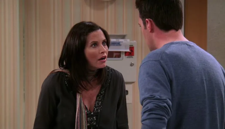 Момент из 17 серии 10 сезона